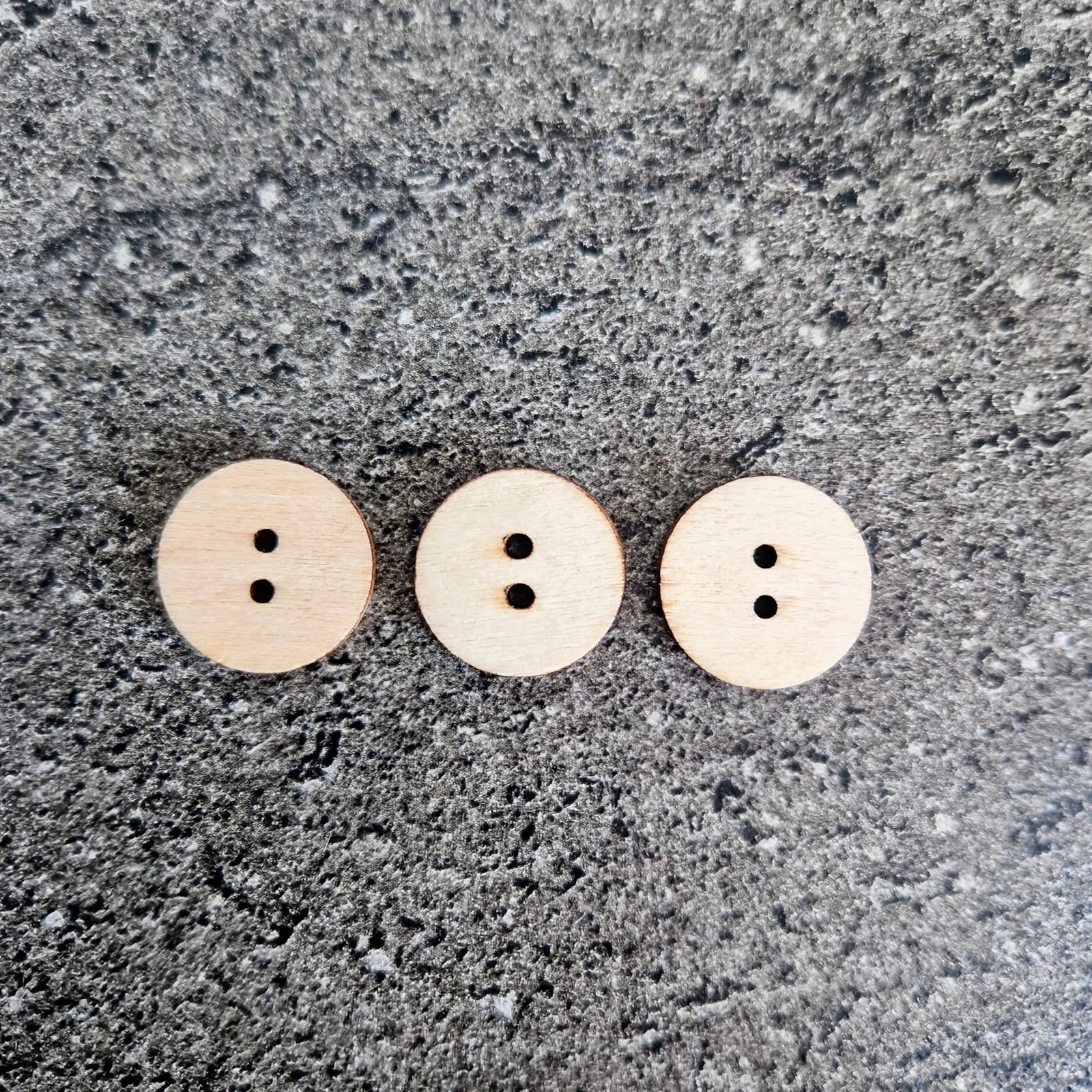 Lot van 3 vintage houten knoppen – photo 2